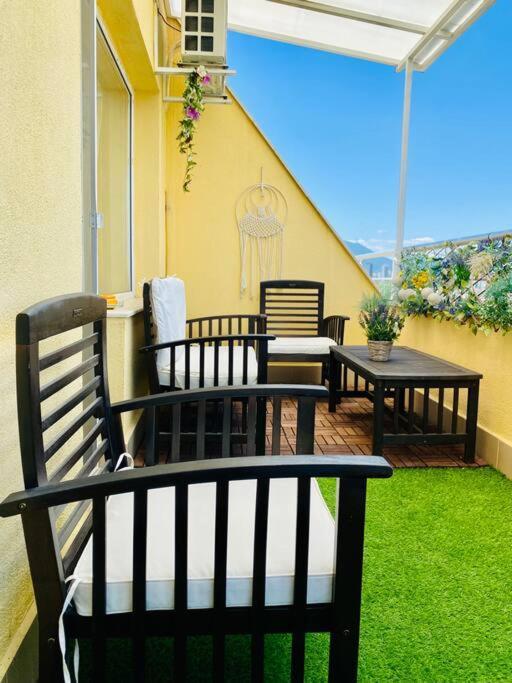 Stylish Magenta Apartment - Terrace & Free Parking 소피아 외부 사진